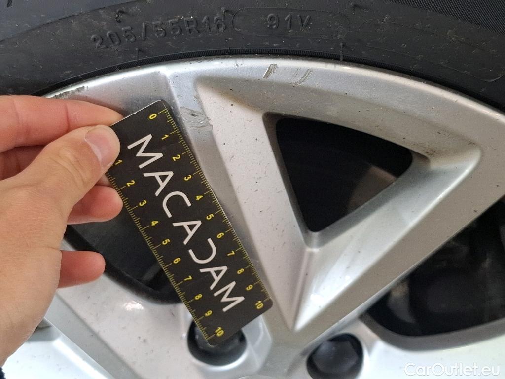  Seat  Leon SEAT  / 2020 / 5P / Berline 2.0 TDI 150 DSG S&S Style Business #14