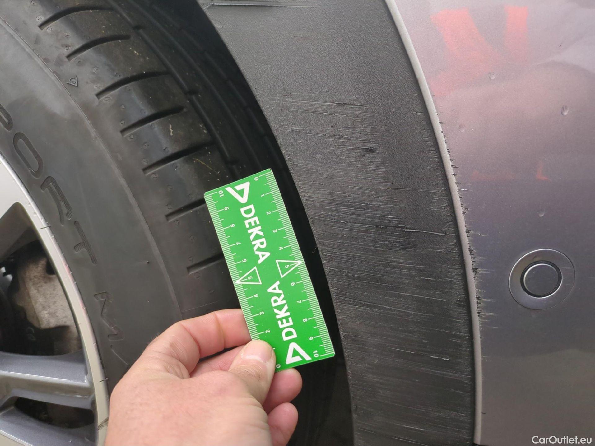  Peugeot  5008  Allure Pack 1.5 HDi 130CV BVA8 7 Sieges E6d #33