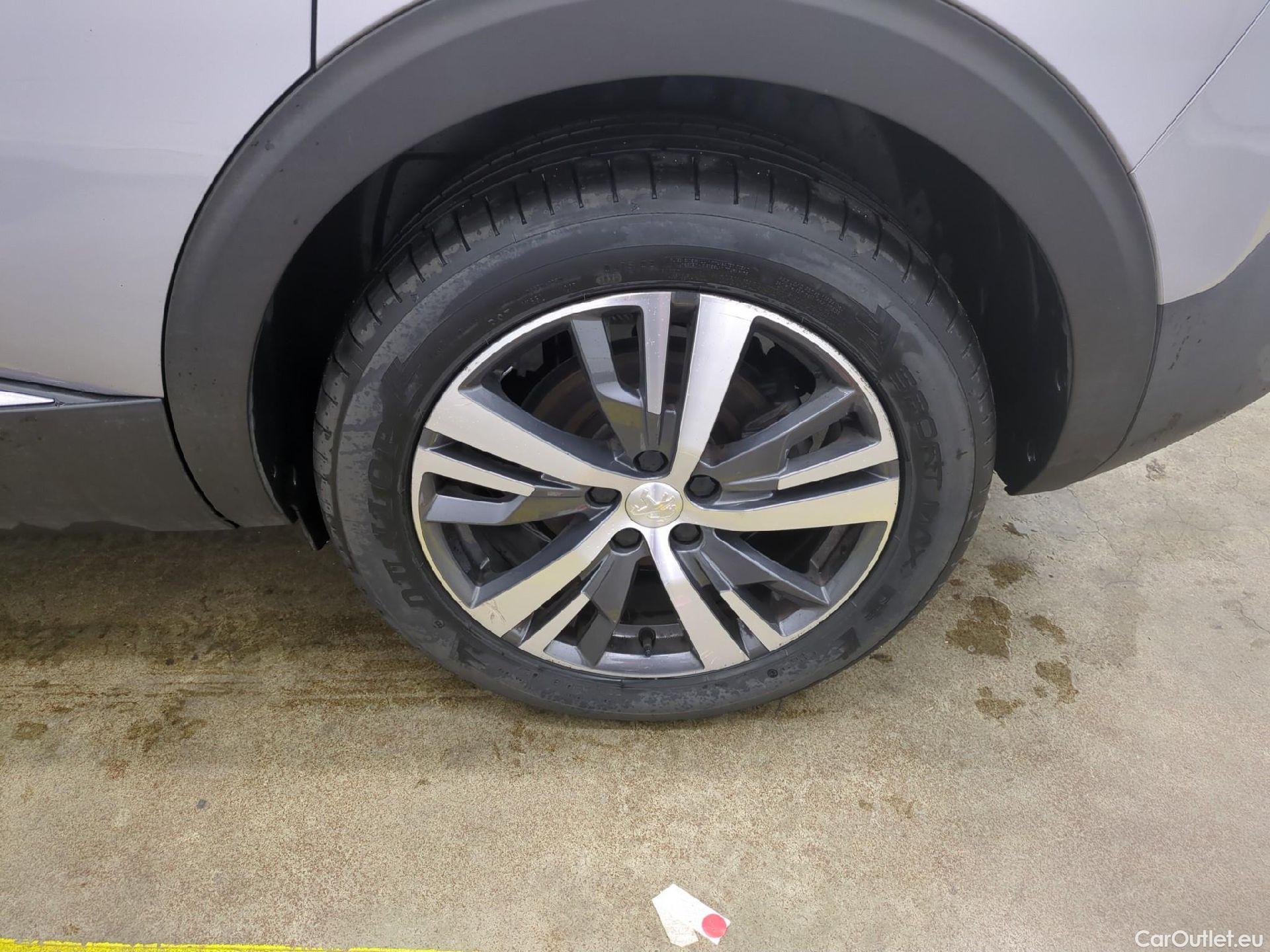  Peugeot  5008  Allure Pack 1.5 HDi 130CV BVA8 7 Sieges E6d #15