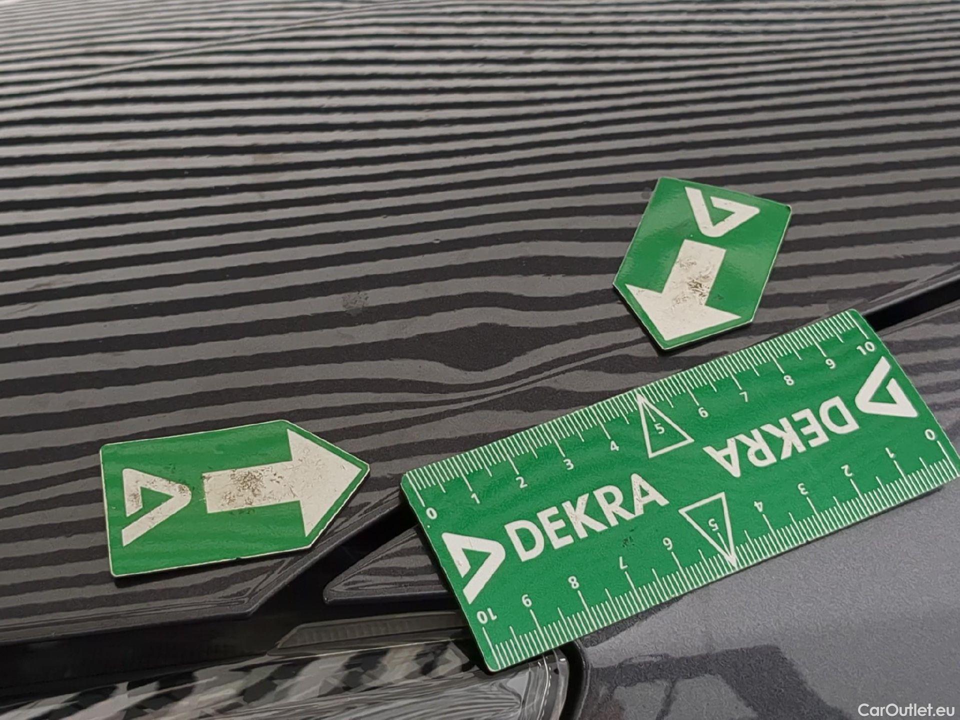  Toyota  Yaris TOYOTA  Hybride / 2019 / 5P / Berline Hybride 116h Dynamic Business Beyond Zer #10