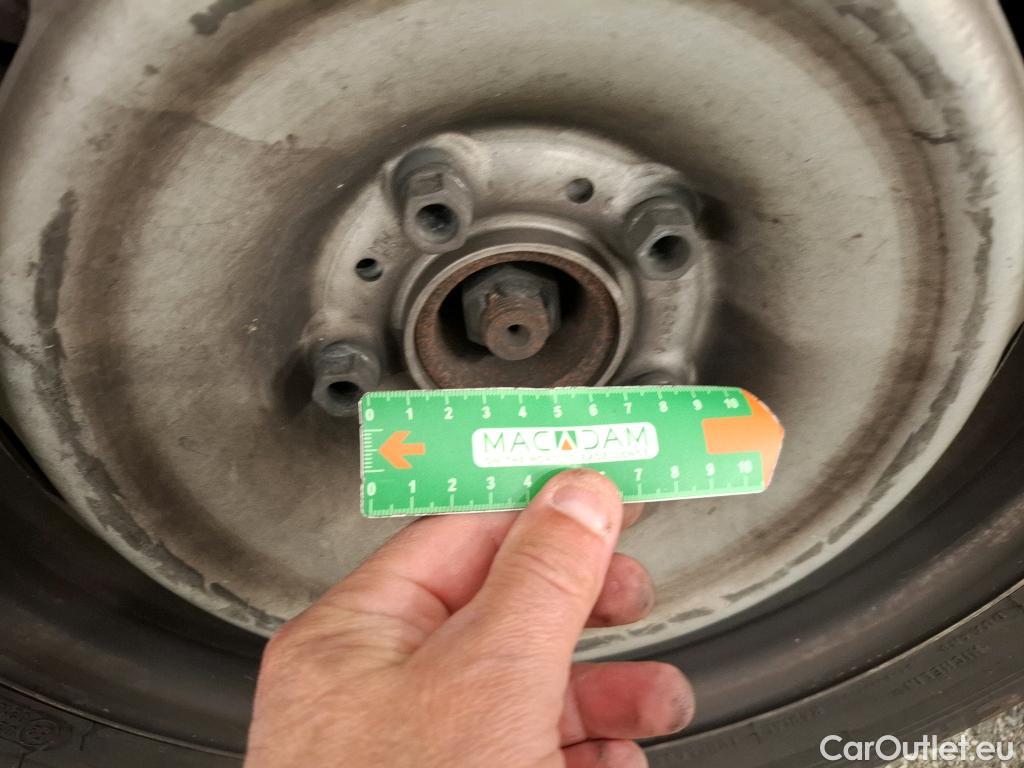  Peugeot  Partner PEUGEOT  / 2018 / 4P / Fourgonnette Taille M 650kg PureTech 110 S&S BVM6 #4