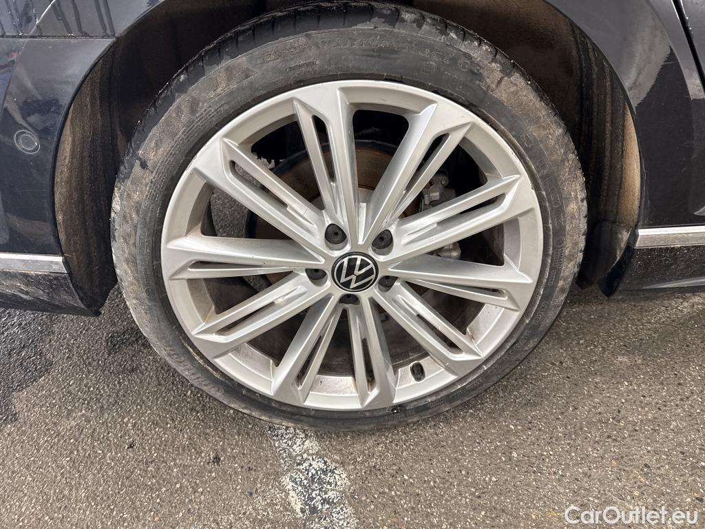  Volkswagen  Passat VOLKSWAGEN  / 2019 / 4P / Berline 2.0 TDI EVO SCR 200 4WD DSG7 R LINE #14