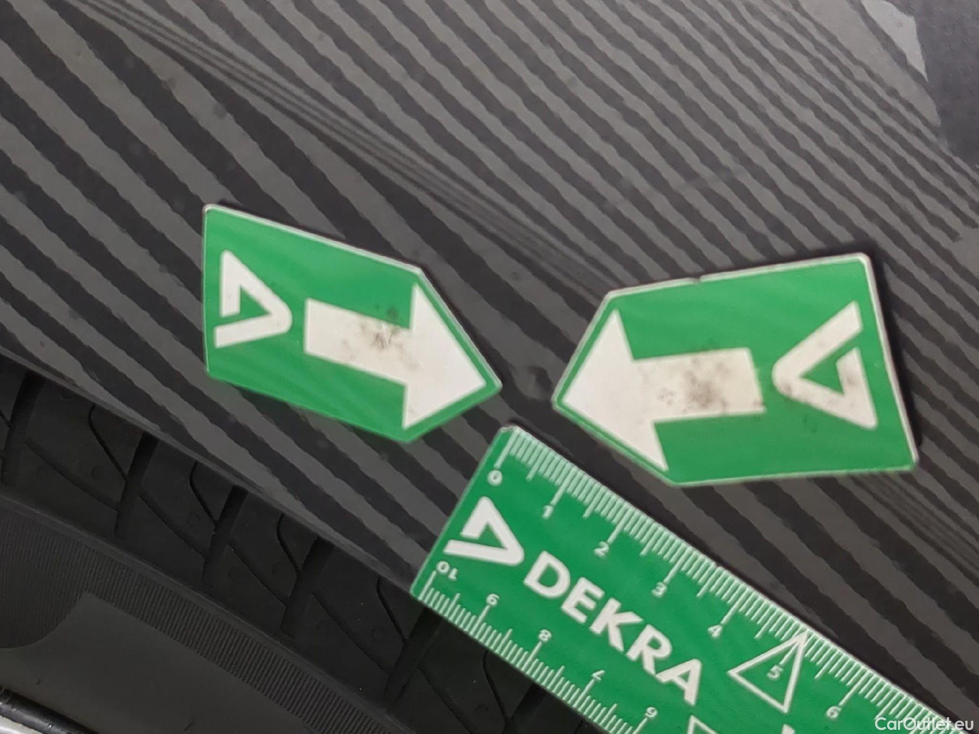  Toyota  Yaris TOYOTA  Hybride / 2019 / 5P / Berline Hybride 116h Dynamic Business Beyond Zer #2