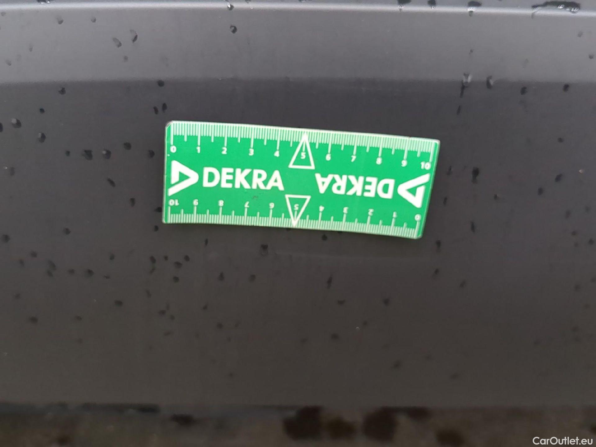  Toyota  Yaris TOYOTA  Hybride / 2019 / 5P / Berline Hybride 116h Dynamic Business Beyond Zer #21