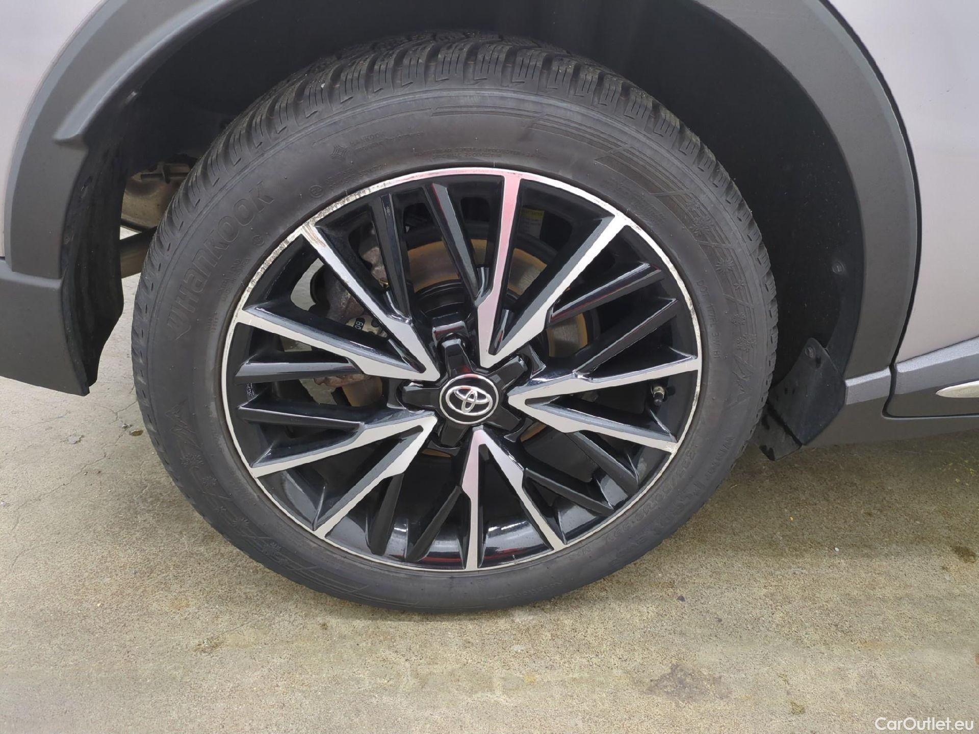  Toyota  C-HR TOYOTA  / 2016 / 5P / SUV 2.0 HYBRIDE 184 DISTINCTIVE #8