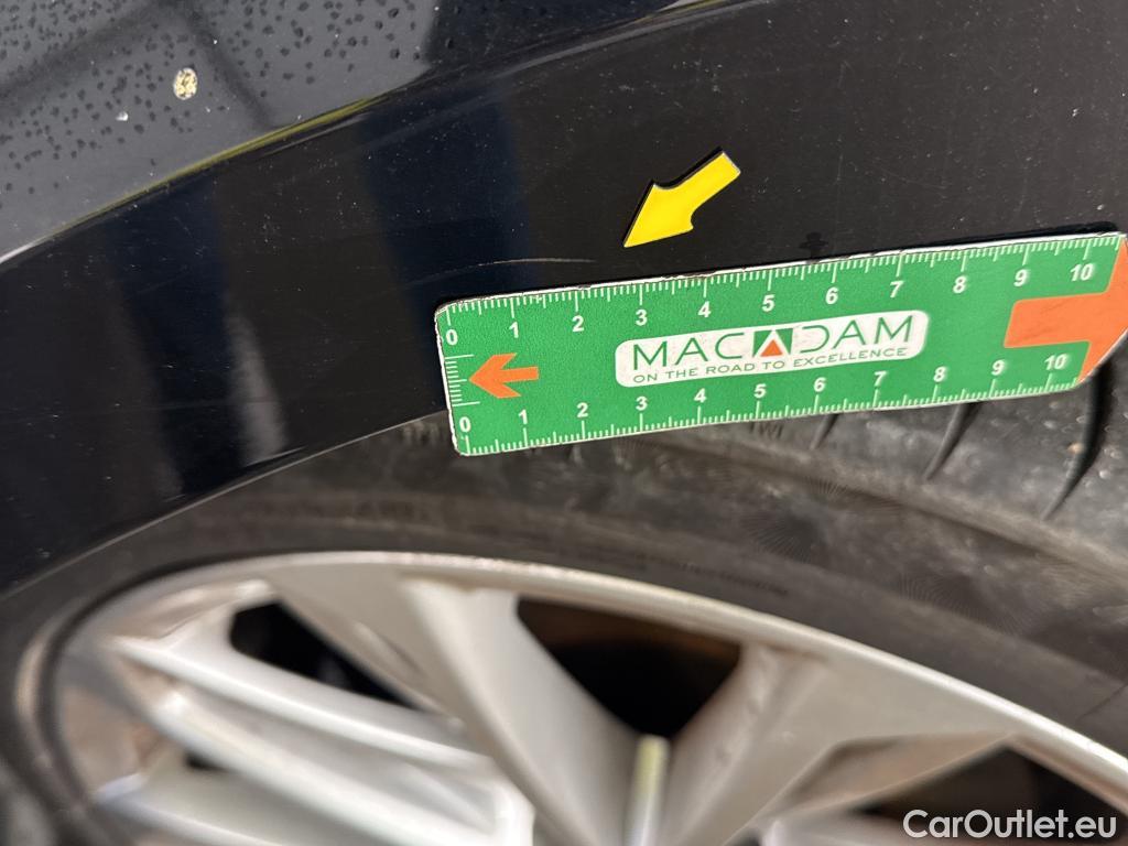  Volkswagen  Passat VOLKSWAGEN  / 2019 / 4P / Berline 2.0 TDI EVO SCR 200 4WD DSG7 R LINE #37