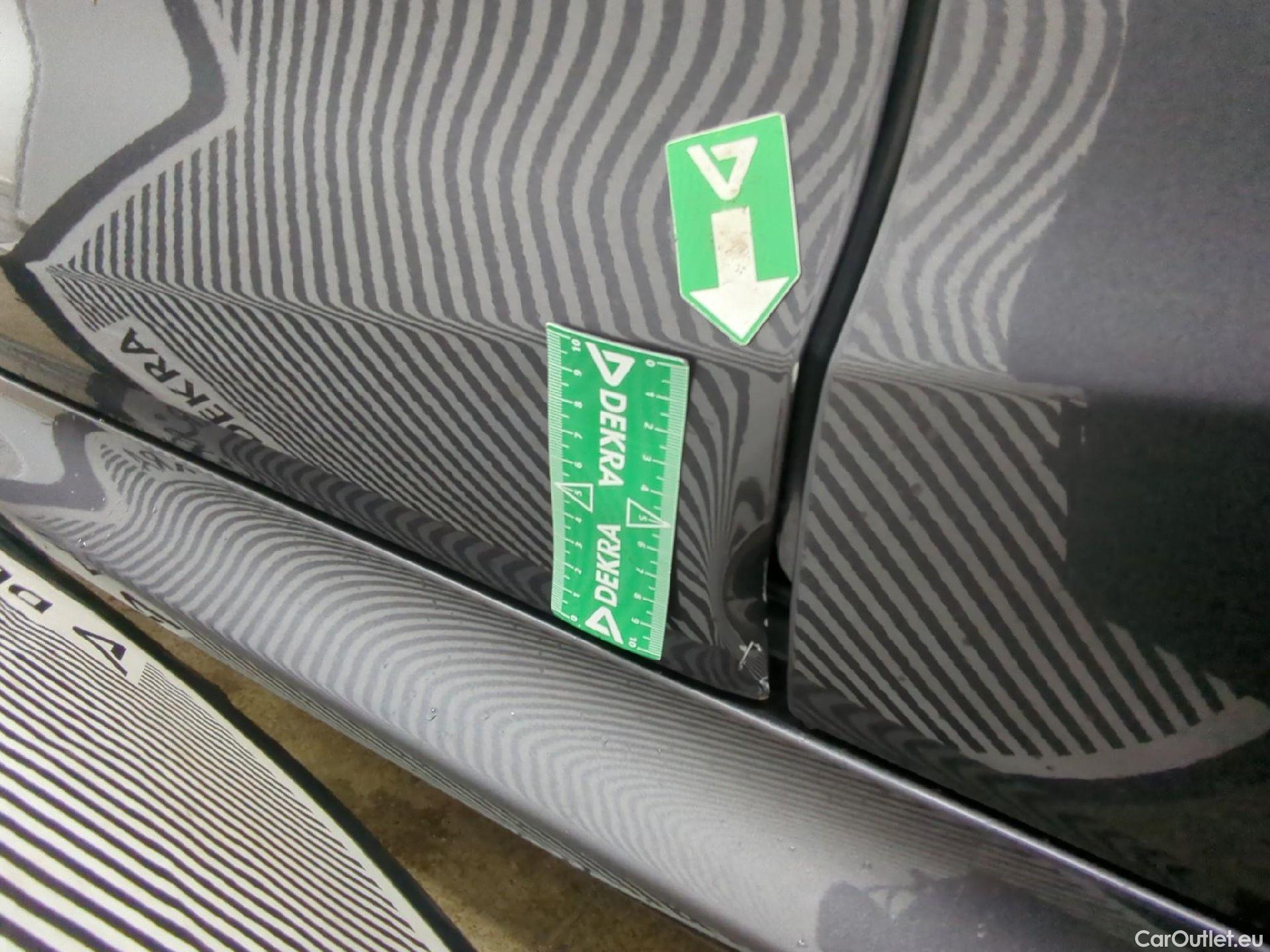  Toyota  Yaris TOYOTA  Hybride / 2019 / 5P / Berline Hybride 116h Dynamic Business Beyond Zer #13