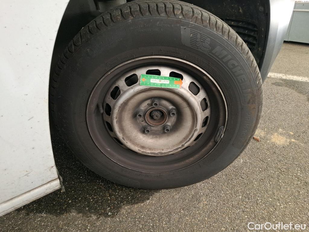  Peugeot  Partner PEUGEOT  / 2018 / 4P / Fourgonnette Taille M 650kg PureTech 110 S&S BVM6 #9