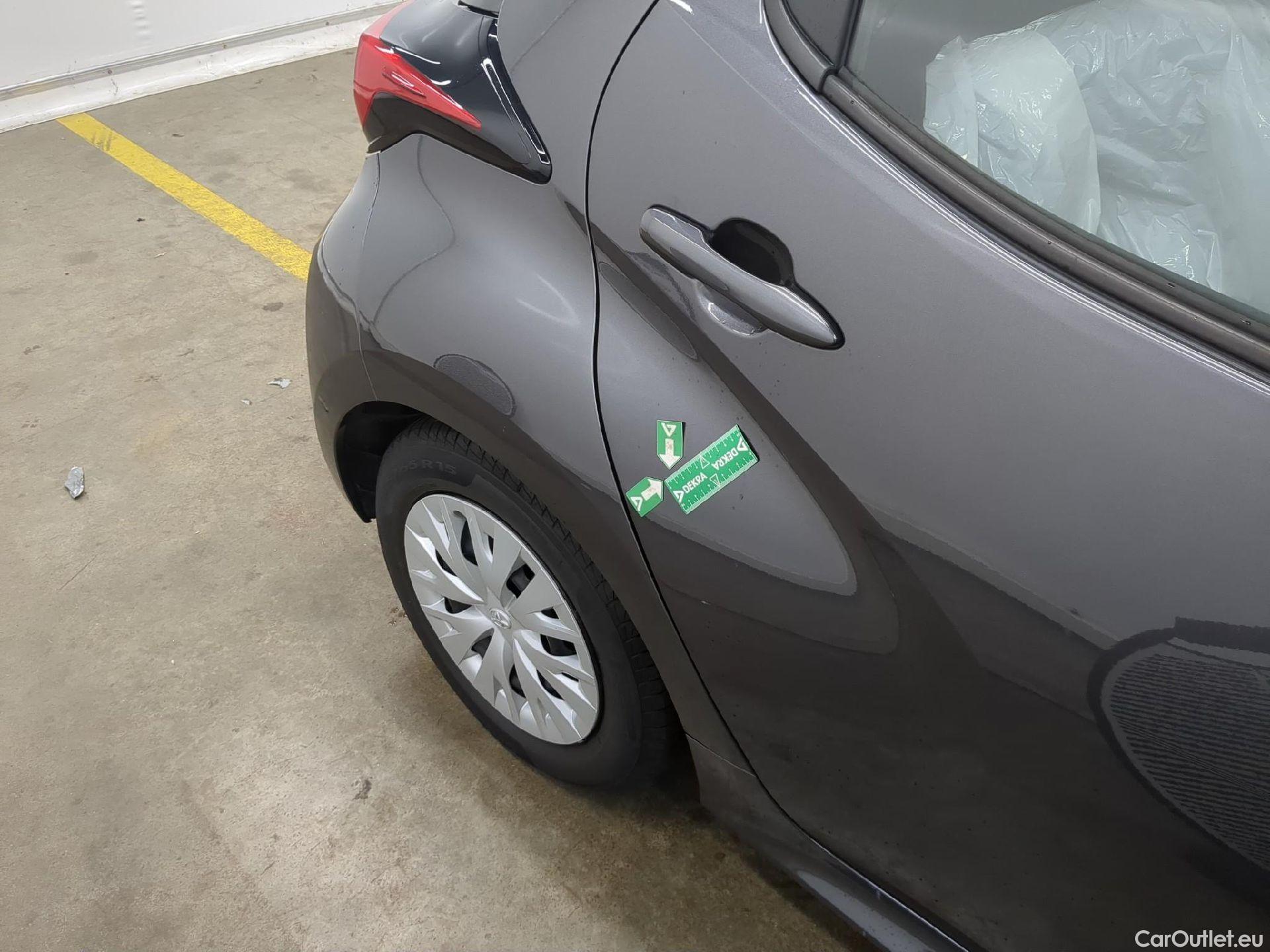  Toyota  Yaris TOYOTA  Hybride / 2019 / 5P / Berline Hybride 116h Dynamic Business Beyond Zer #4