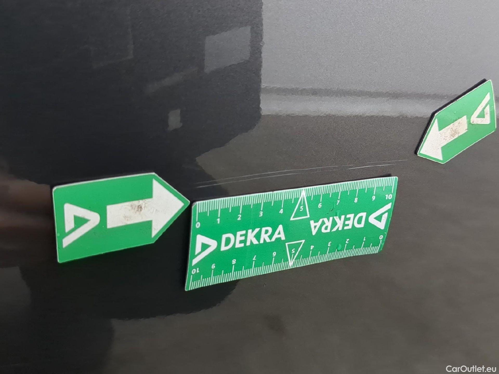  Toyota  Yaris TOYOTA  Hybride / 2019 / 5P / Berline Hybride 116h Dynamic Business Beyond Zer #17