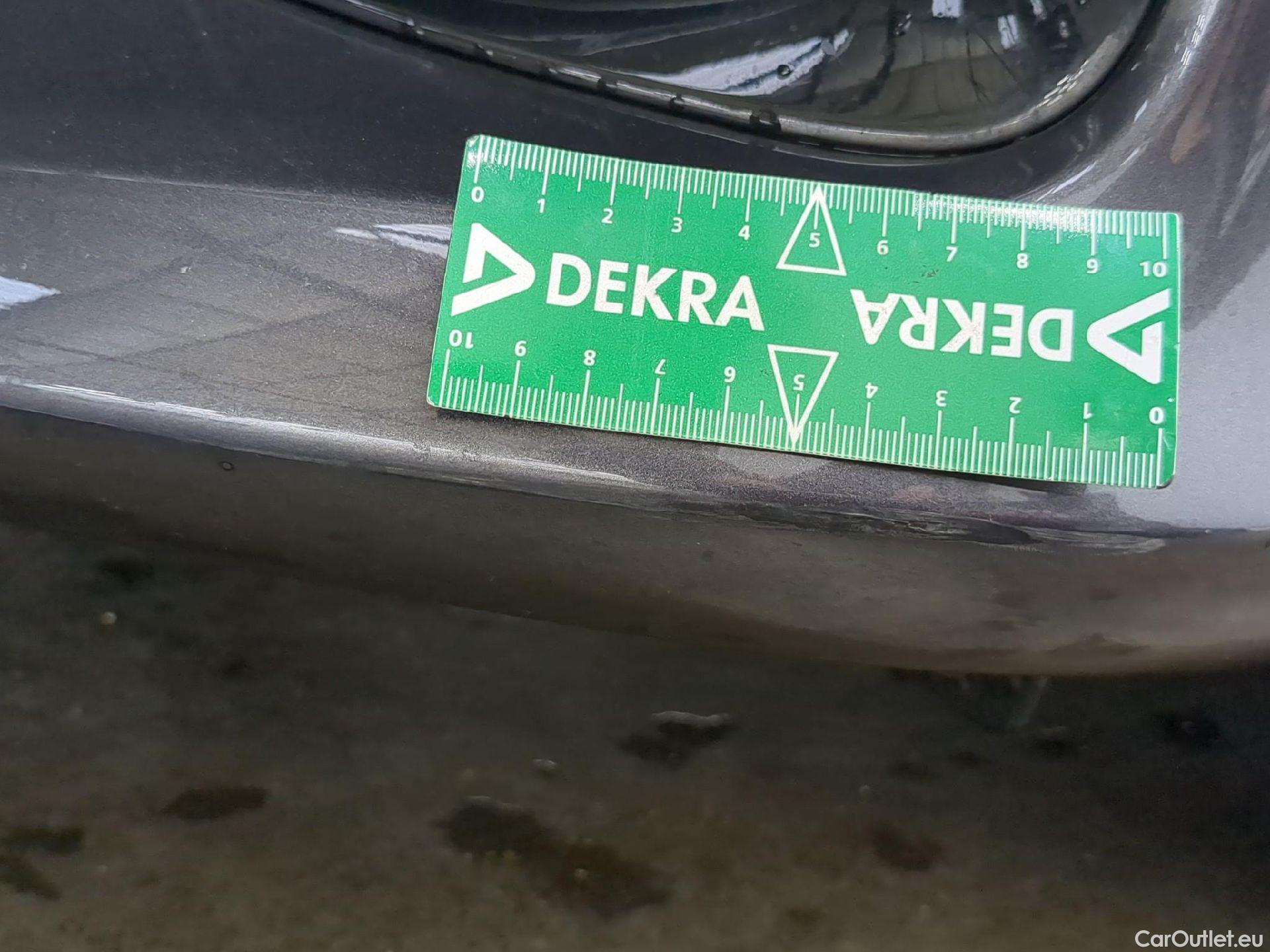  Toyota  Yaris TOYOTA  Hybride / 2019 / 5P / Berline Hybride 116h Dynamic Business Beyond Zer #9