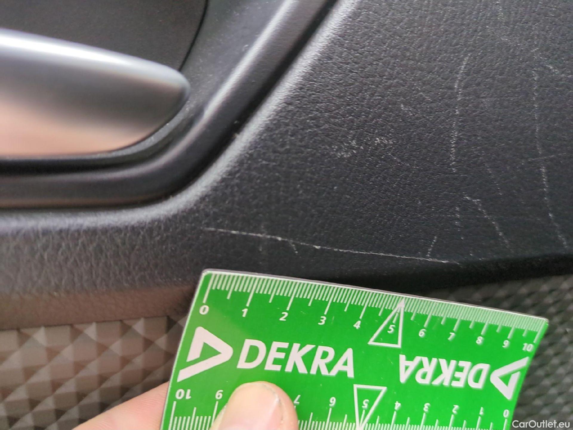  Toyota  C-HR TOYOTA  / 2016 / 5P / SUV 2.0 HYBRIDE 184 DISTINCTIVE #20