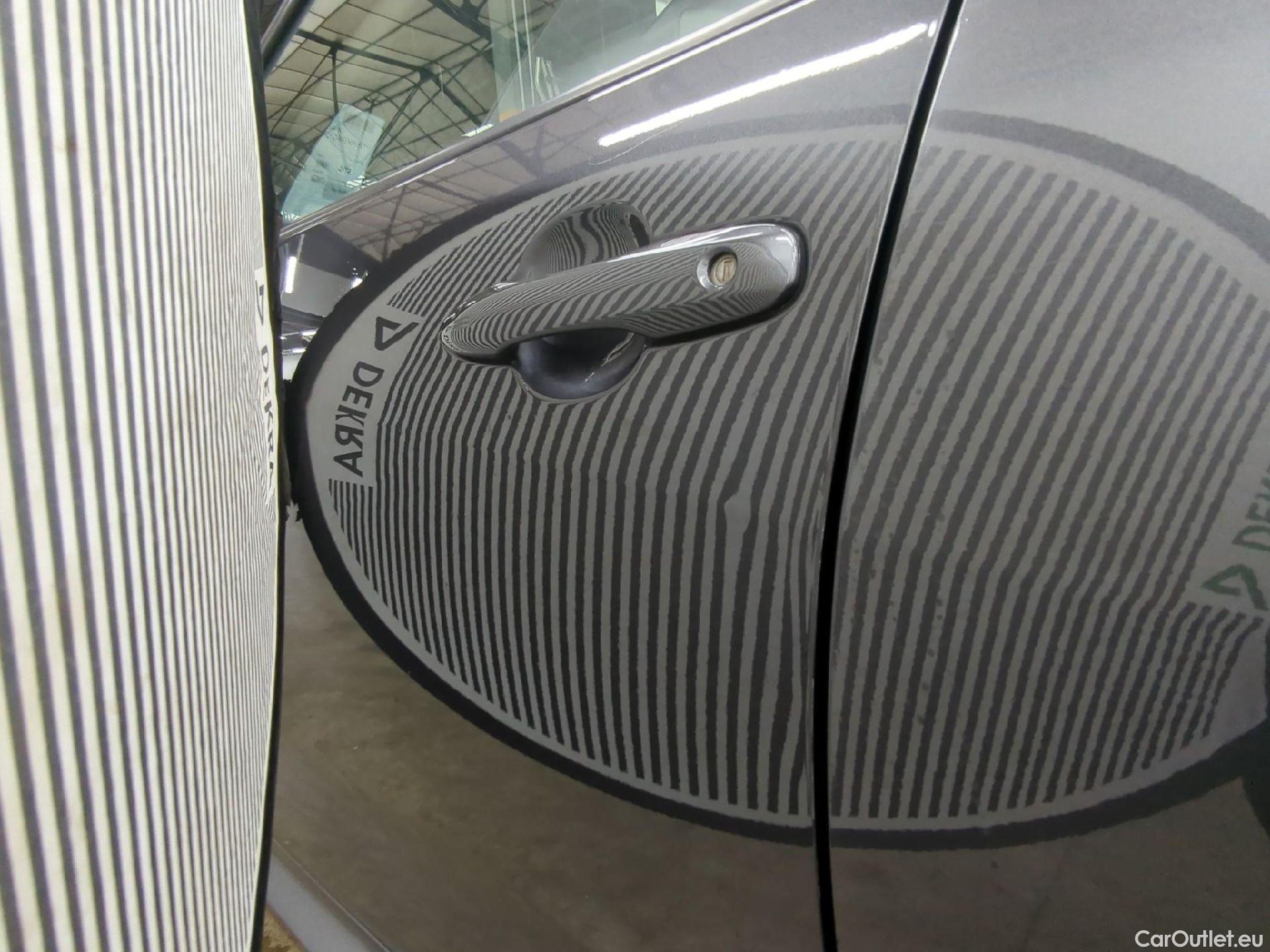  Toyota  Yaris TOYOTA  Hybride / 2019 / 5P / Berline Hybride 116h Dynamic Business Beyond Zer #14