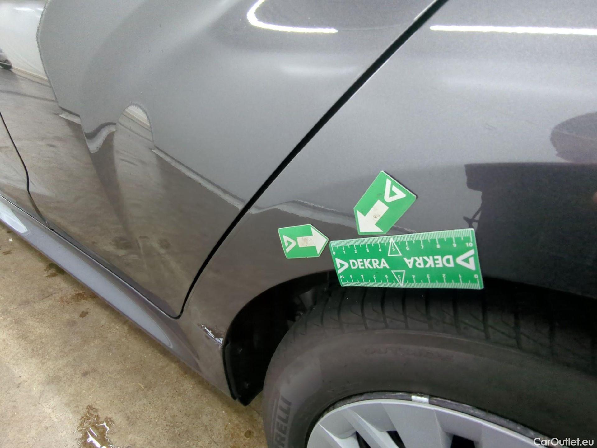  Toyota  Yaris TOYOTA  Hybride / 2019 / 5P / Berline Hybride 116h Dynamic Business Beyond Zer #18