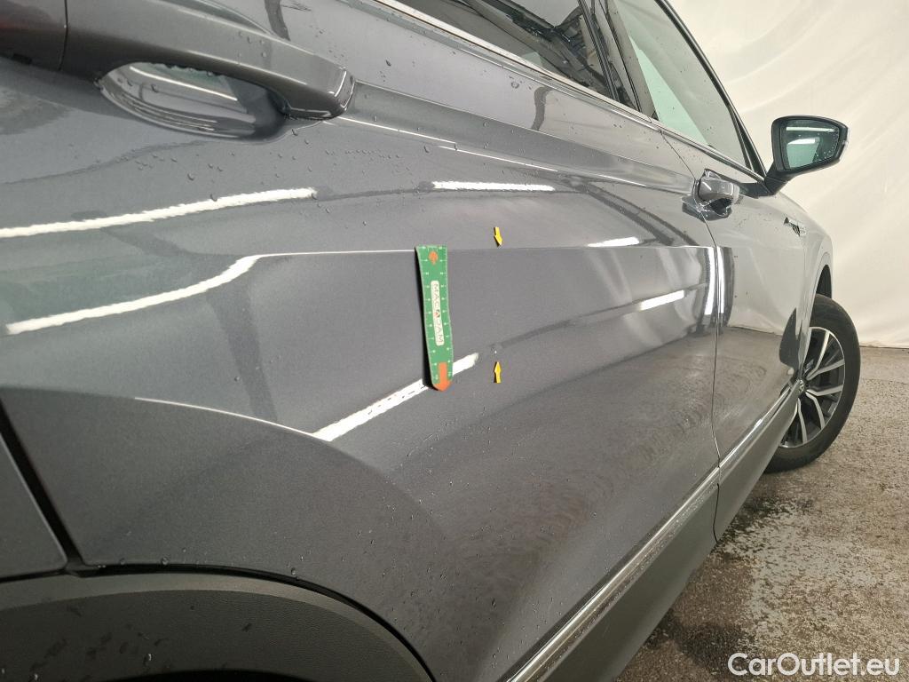  Volkswagen  Tiguan VOLKSWAGEN  Allspace / 2017 / 5P / SUV 2.0 TDI 150 DSG7 Confortline #1