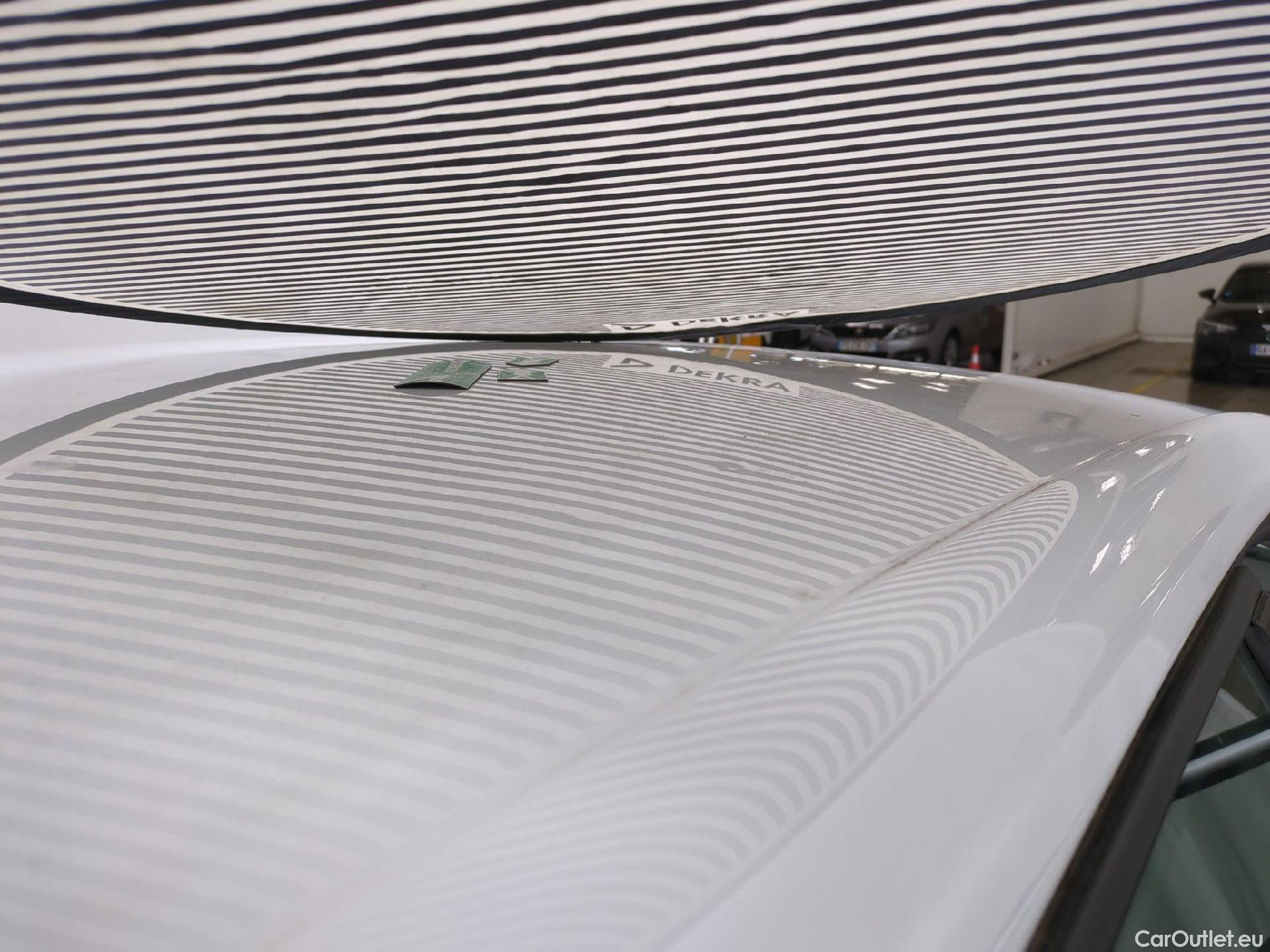  Renault  Megane  IV Berline 5pt. Société Air Nav 1.5 dCi 90CV BVM6 E6 #30