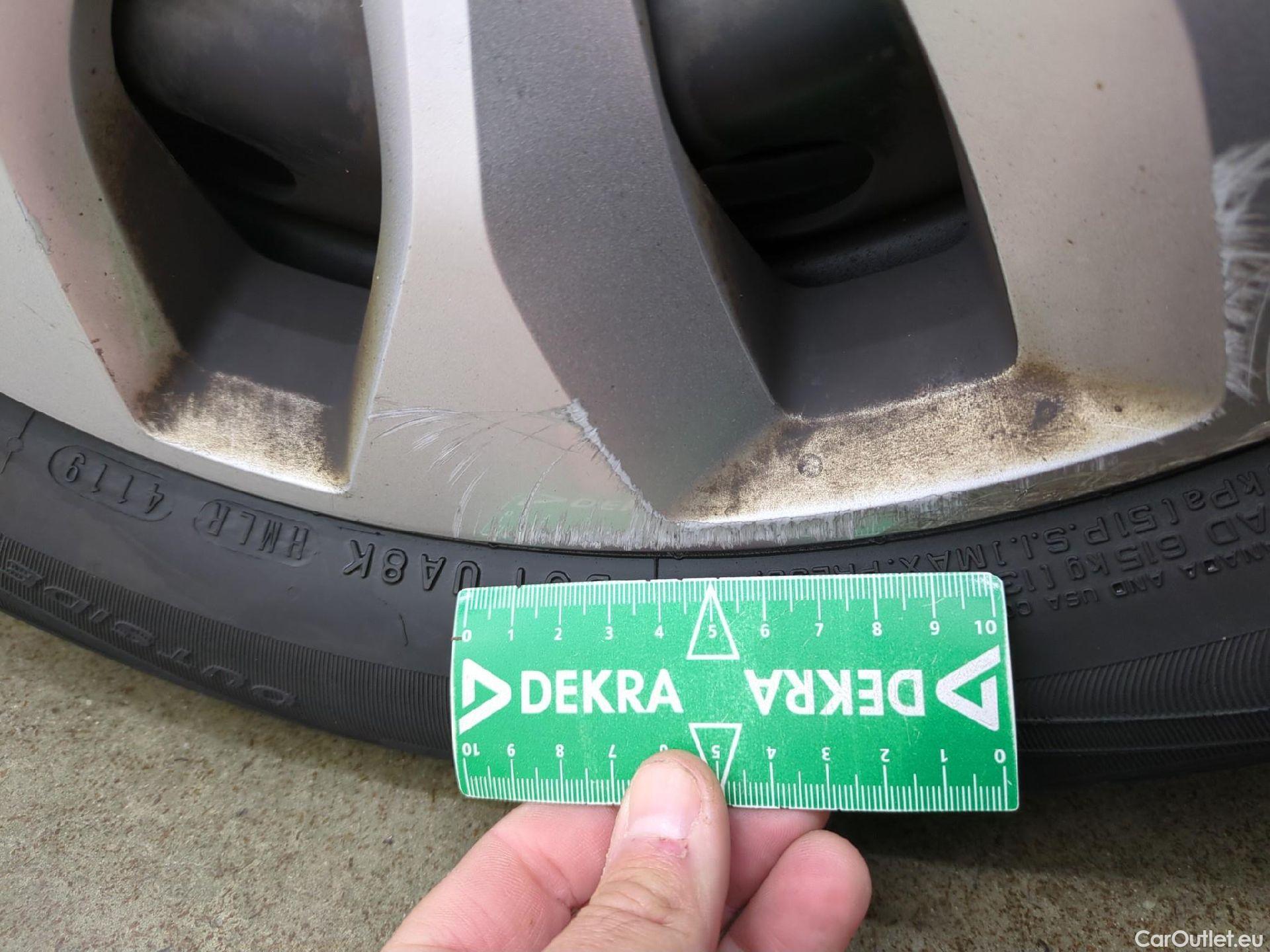  Renault  Megane  IV Berline 5pt. Société Air Nav 1.5 dCi 90CV BVM6 E6 #8