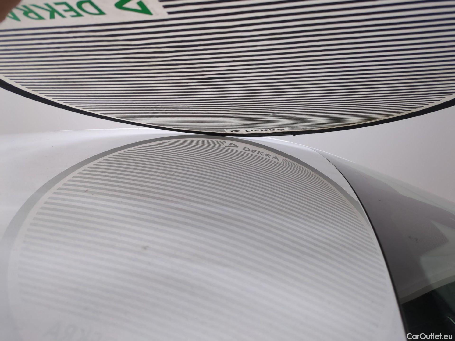  Renault  Megane  IV Berline 5pt. Société Air Nav 1.5 dCi 90CV BVM6 E6 #32