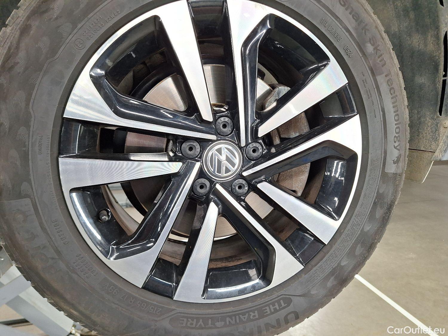  Volkswagen  Tiguan VW,  Allspace '17, Volkswagen  Allspace 1.5 TSI ACT DSG7 IQ.Dri 7pl #1