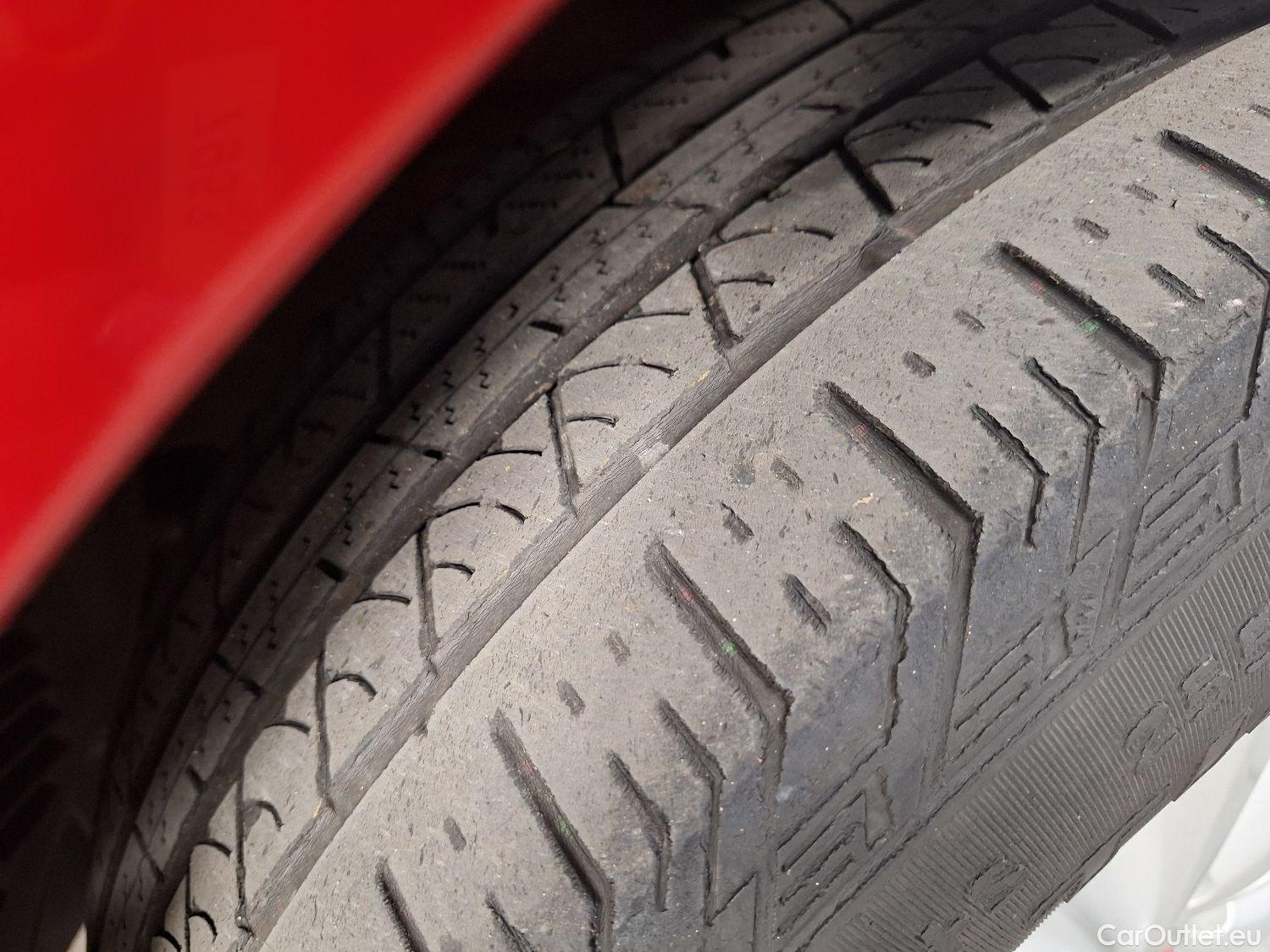  Jaguar  F-PACE Jaguar, , Jaguar  2.0D 132kW 4x4 Aut. Prestige 5d #50