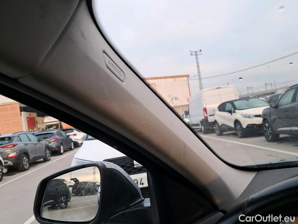  Bmw  Serie 1 BMW  / 2019 / 5P / berlina con portón 118i Corporate Auto. (AC) #40