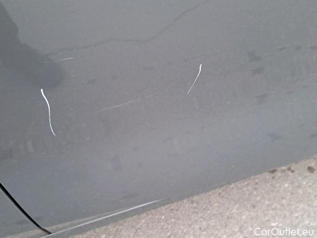  Bmw  Serie 1 BMW  / 2019 / 5P / berlina con portón 118i Corporate Auto. (AC) #45