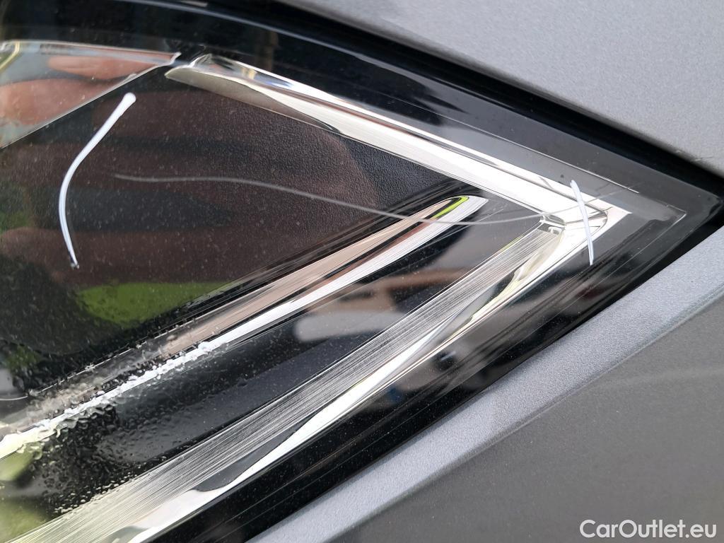  Bmw  Serie 1 BMW  / 2019 / 5P / berlina con portón 118i Corporate Auto. (AC) #2