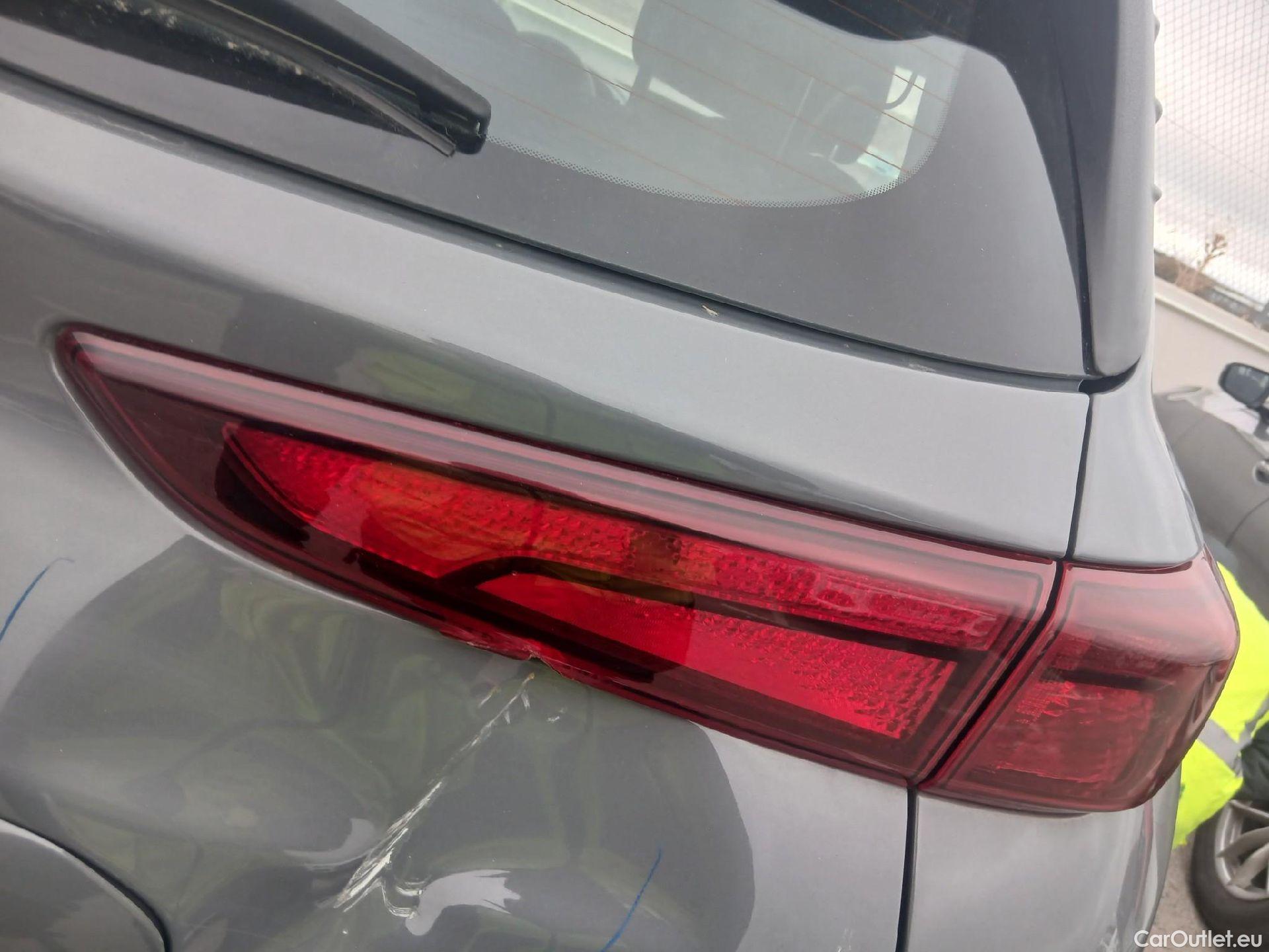  Hyundai  Konna HYUNDAI Kona / 2020 / 5P / todoterreno 1.0 TGDI Maxx 4X2 #32