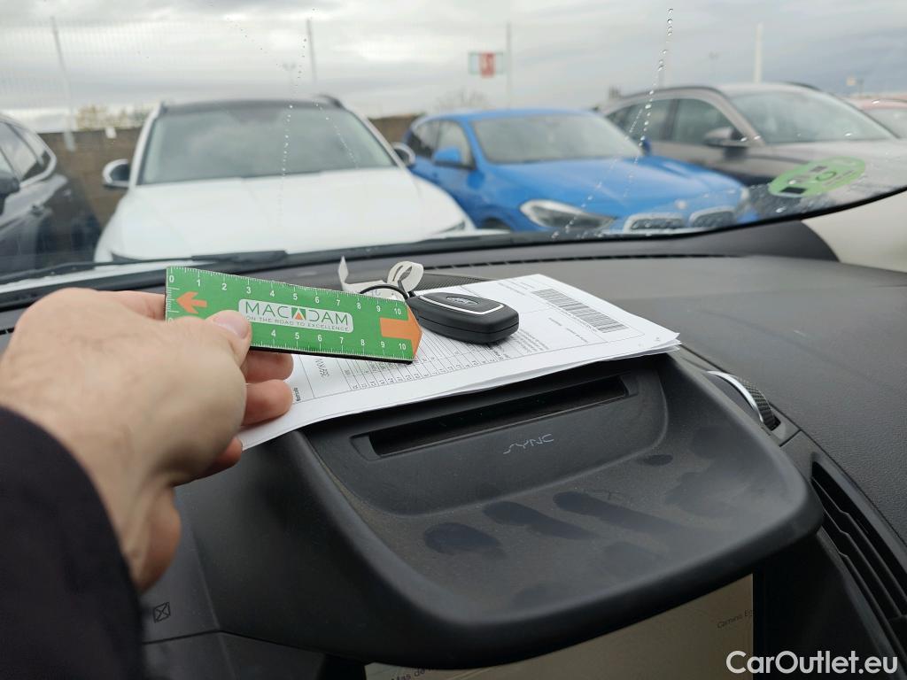  Ford  Kuga FORD  / 2016 / 5P / todoterreno 1.5 EcoBoost 88kW 4x2 Trend+ (CX) #9