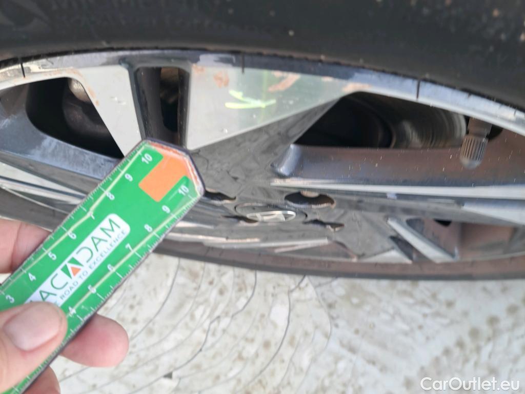  Hyundai  i20 HYUNDAI  / 2020 / 5P / berlina con portón 1.0 TGDI 74kW (100CV) SLX #2