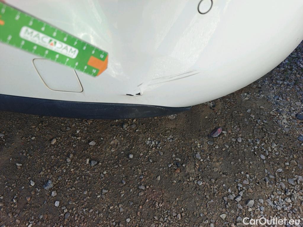  Peugeot  308 PEUGEOT  / 2017 / 5P / berlina con portón 5p Style BlueHDi 130 S&S #18