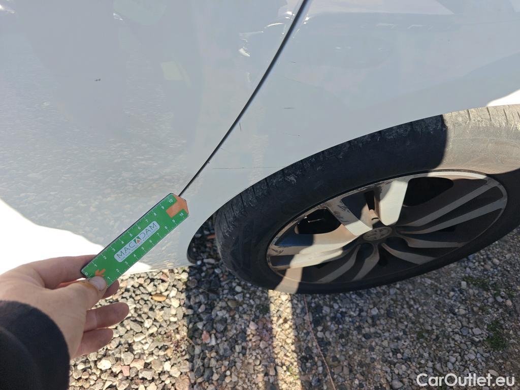  Peugeot  308 PEUGEOT  / 2017 / 5P / berlina con portón 5p Style BlueHDi 130 S&S #20