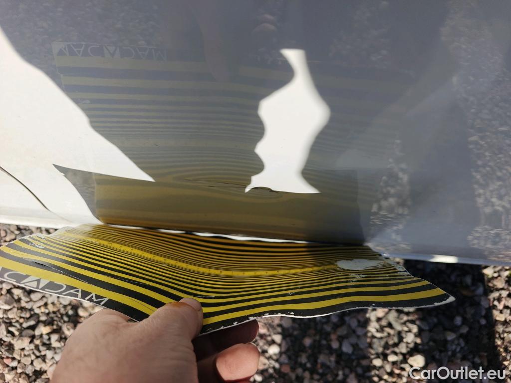  Peugeot  308 PEUGEOT  / 2017 / 5P / berlina con portón 5p Style BlueHDi 130 S&S #2