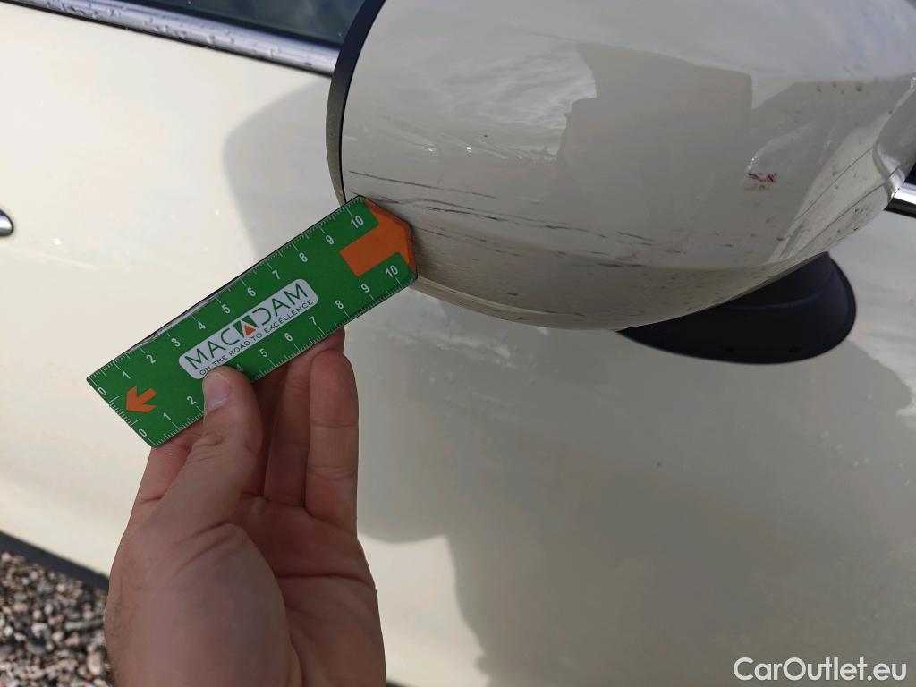  Mini  Cooper MINI MINI / 2014 / 5P / berlina con portón ONE 5 PUERTAS (CX) #26