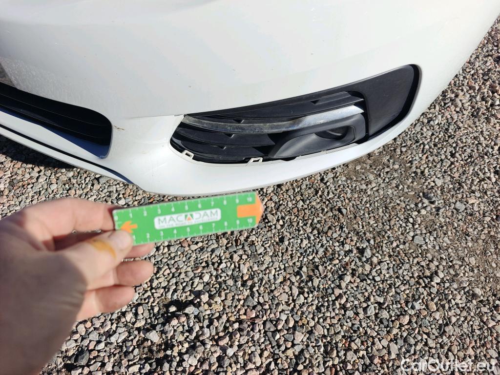  Peugeot  308 PEUGEOT  / 2017 / 5P / berlina con portón 5p Style BlueHDi 130 S&S #24