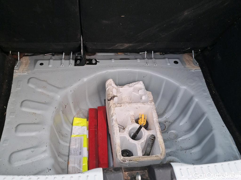  Dacia  Sandero DACIA  / 2020 / 5P / berlina con portón Stepway Essential TCe 67kW (90V) #10