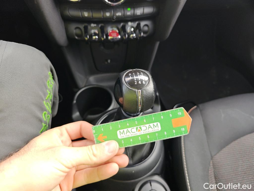  Mini  Cooper MINI MINI / 2014 / 5P / berlina con portón ONE 5 PUERTAS (CX) #16