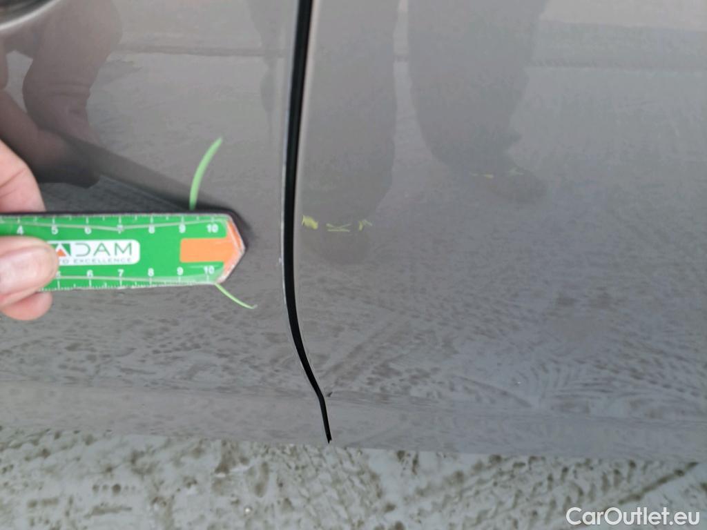  Hyundai  i20 HYUNDAI  / 2020 / 5P / berlina con portón 1.0 TGDI 74kW (100CV) SLX #17