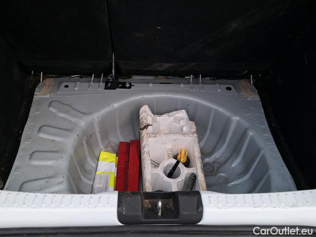  Dacia  Sandero DACIA  / 2020 / 5P / berlina con portón Stepway Essential TCe 67kW (90V) #9