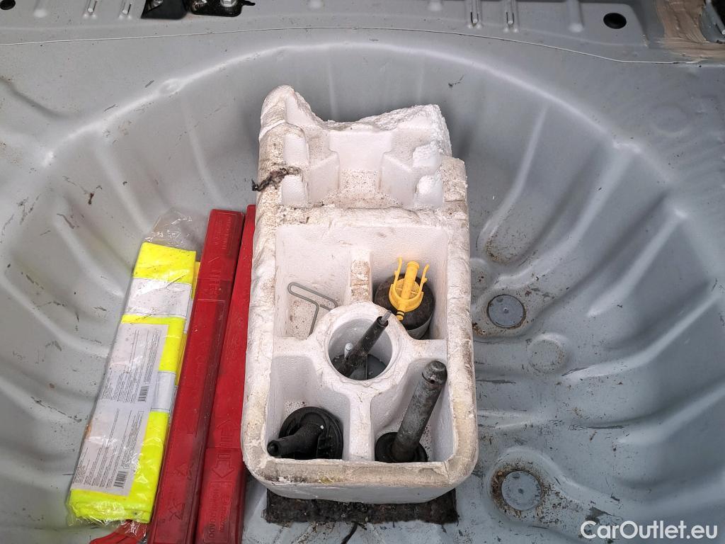  Dacia  Sandero DACIA  / 2020 / 5P / berlina con portón Stepway Essential TCe 67kW (90V) #13