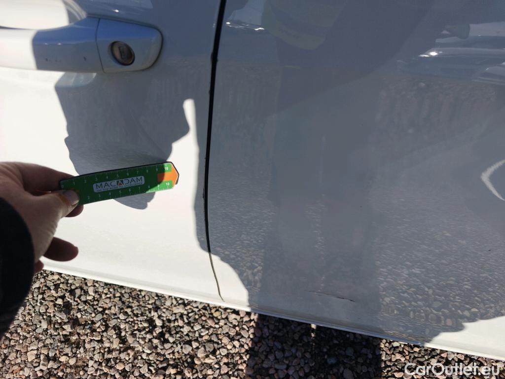  Peugeot  308 PEUGEOT  / 2017 / 5P / berlina con portón 5p Style BlueHDi 130 S&S #8