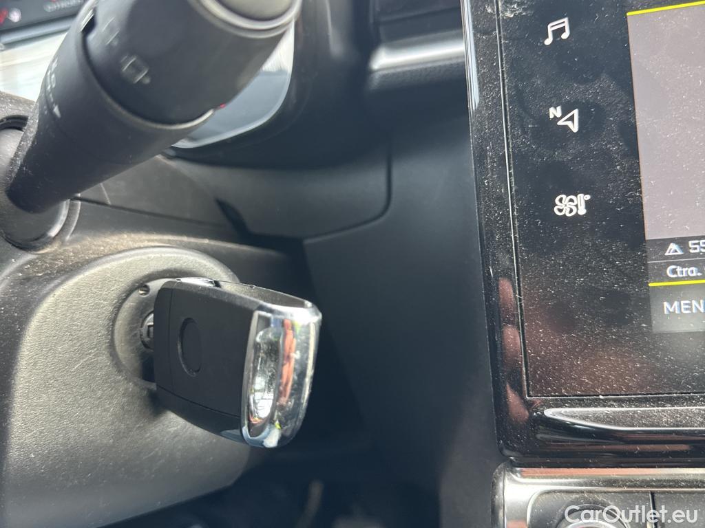  Citroen  C3 CITROEN  / 2016 / 5P / berlina con portón PureTech 60KW (82CV) FEEL (CX) #3