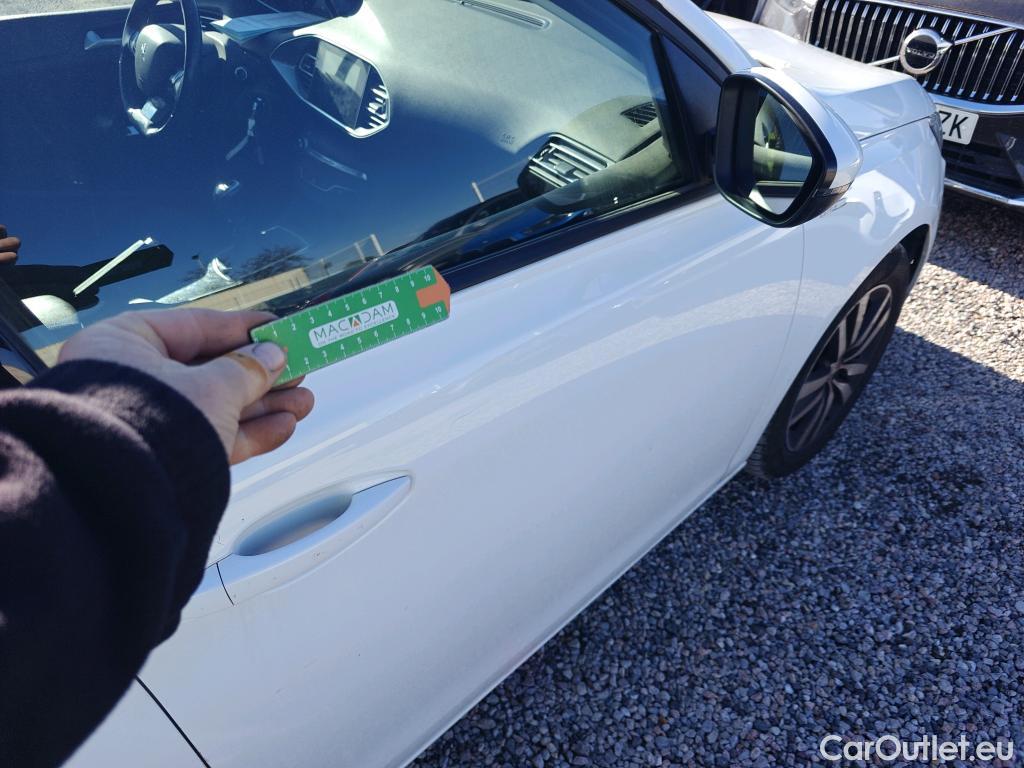  Peugeot  308 PEUGEOT  / 2017 / 5P / berlina con portón 5p Style BlueHDi 130 S&S #10