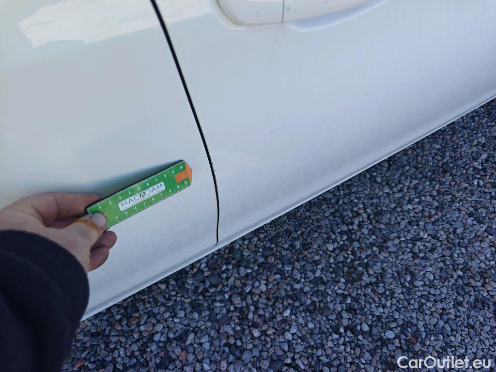  Peugeot  308 PEUGEOT  / 2017 / 5P / berlina con portón 5p Style BlueHDi 130 S&S #11