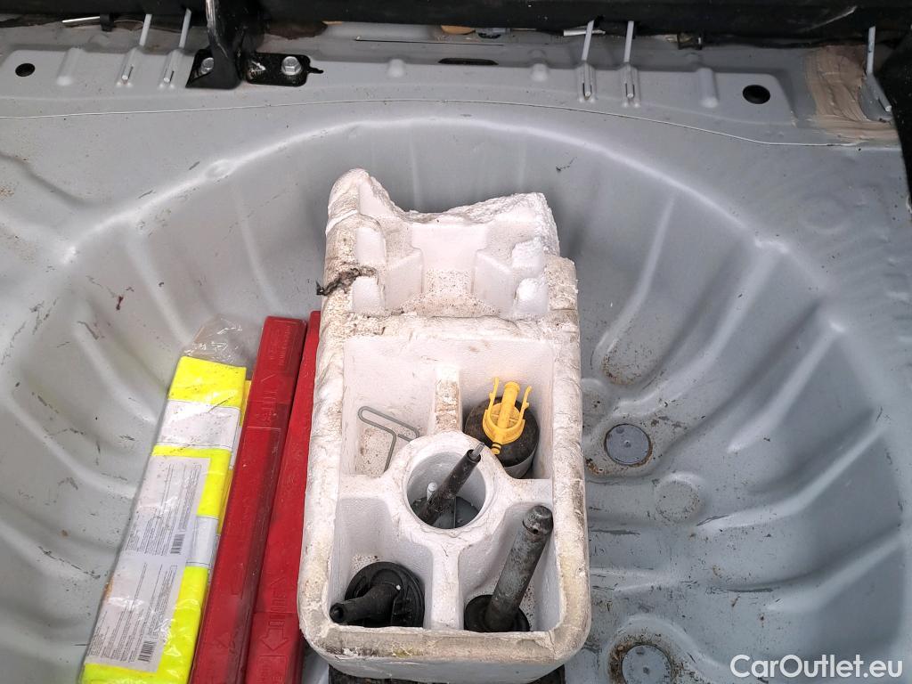  Dacia  Sandero DACIA  / 2020 / 5P / berlina con portón Stepway Essential TCe 67kW (90V) #14