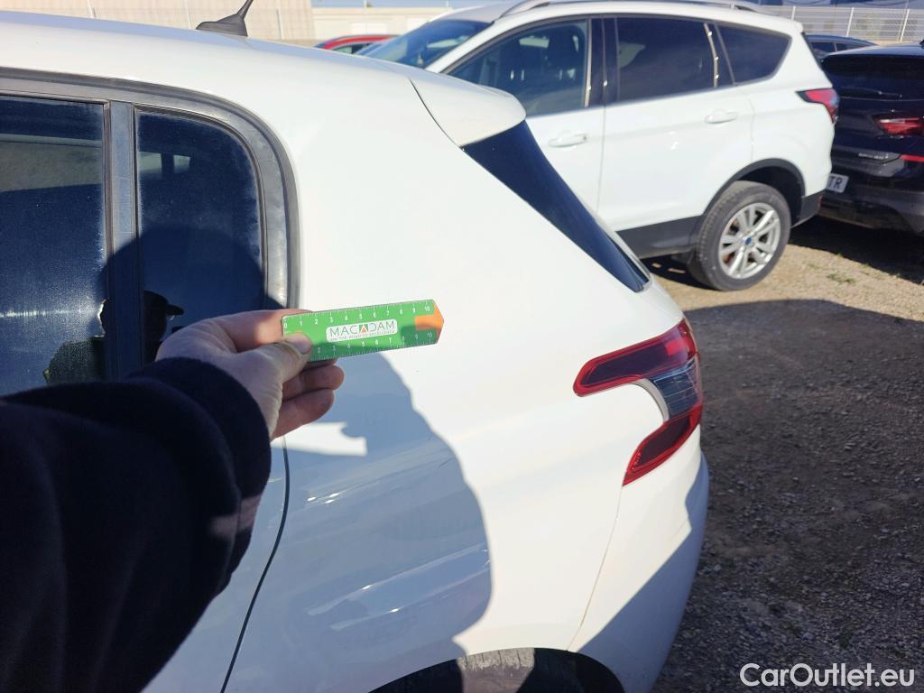  Peugeot  308 PEUGEOT  / 2017 / 5P / berlina con portón 5p Style BlueHDi 130 S&S #19