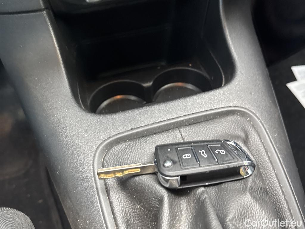  Citroen  C3 CITROEN  / 2016 / 5P / berlina con portón PureTech 60KW (82CV) FEEL (CX) #5