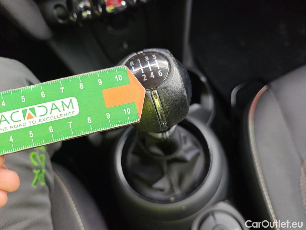  Mini  Cooper MINI MINI / 2014 / 5P / berlina con portón ONE 5 PUERTAS (CX) #17