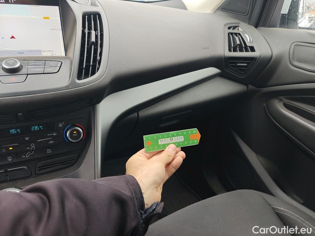  Ford  Kuga FORD  / 2016 / 5P / todoterreno 1.5 EcoBoost 88kW 4x2 Trend+ (CX) #48