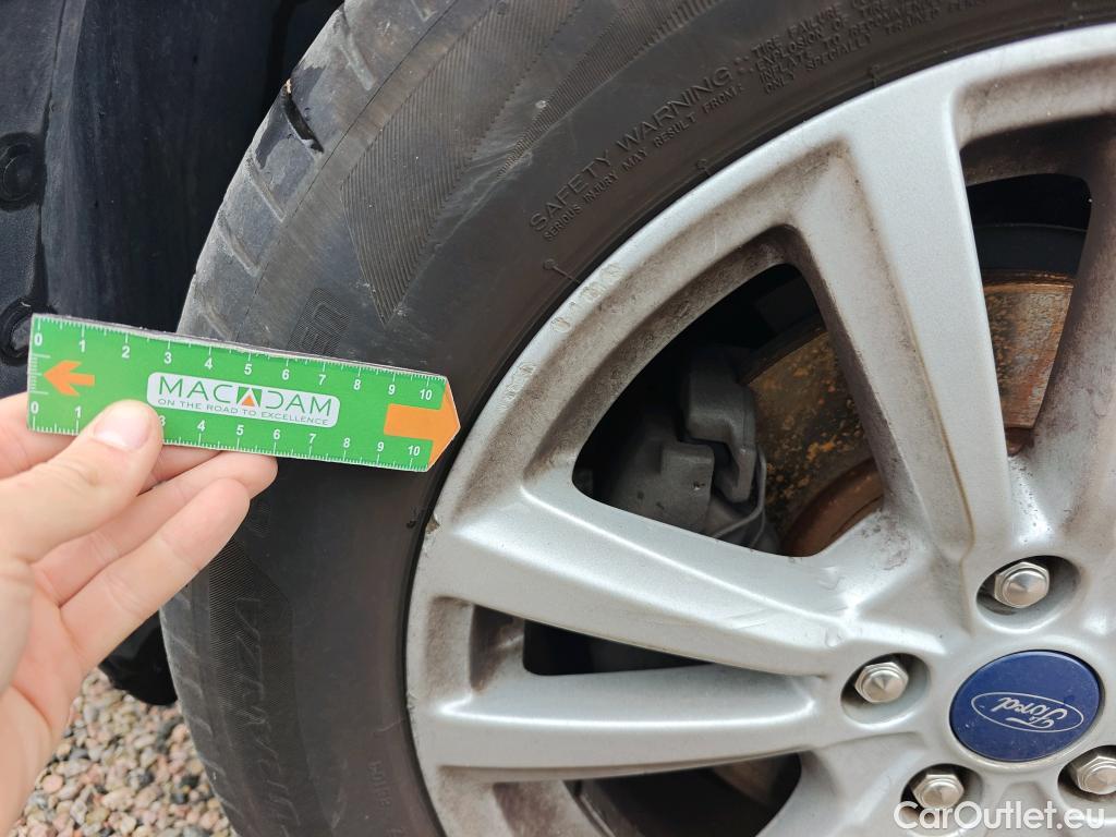  Ford  Kuga FORD  / 2016 / 5P / todoterreno 1.5 EcoBoost 88kW 4x2 Trend+ (CX) #39